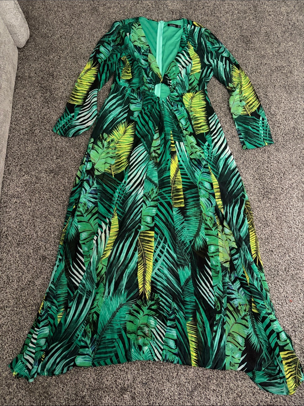 Boohoo Green Tropical Leaf Print Maxi Dress - Picture 2 of 7